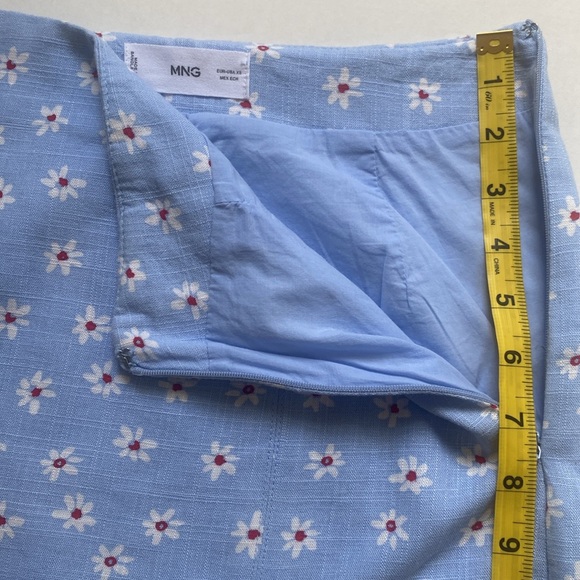 MANGO Mini Floral Skirt Size XS Front Slit Lined Blue Red White MNG - Picture 10 of 14
